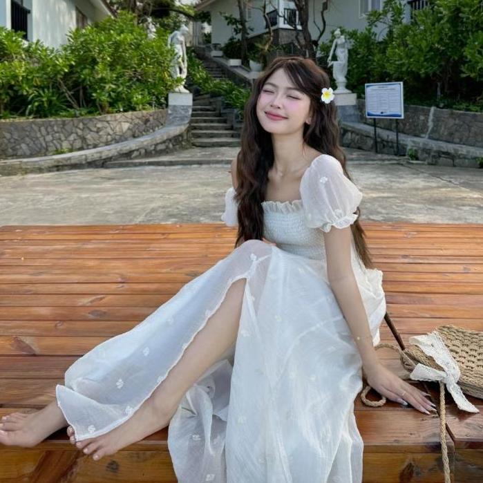 Đầm Maxi Xoè Trễ Vai Thiết Kế Xẻ Tà, Đầm Cổ Vuông Tay Phồng Phù Hợp Cho Nàng Đi Biển, Đi Du Lịch Vải Mềm Đẹp, Thoải Mái | BigBuy360 - bigbuy360.vn