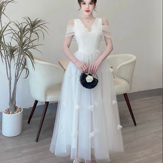 Váy trễ vai ren nơ