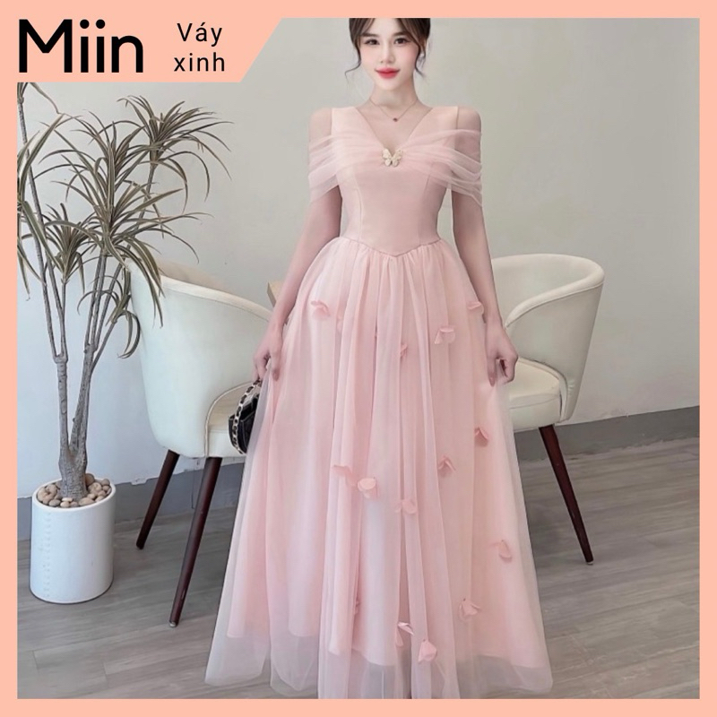 Váy trễ vai ren nơ