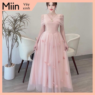 Váy trễ vai ren nơ