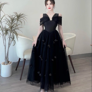 Váy trễ vai ren nơ