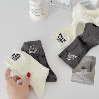 Vớ tất Unisex cổ cao trơn thêu icon Mt Torn Socks kiểu RÁCH
