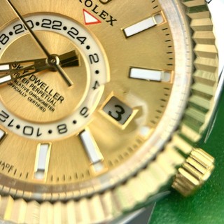 Đồng hồ Rolex Sky-Dweller