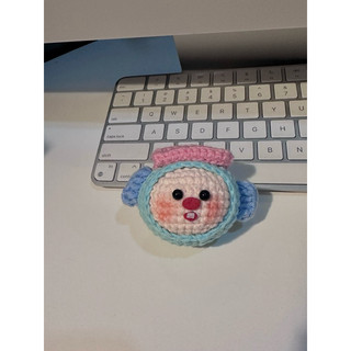 Móc khoá loppy đội mũ cá hề bằng len handmadebyQuin