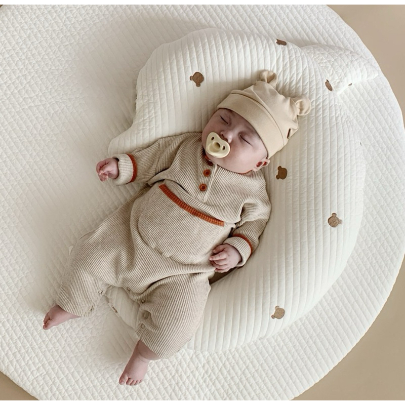 Gối cá heo chữ C ngược Hehe