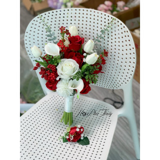 Hoa cưới cầm tay cô dâu bằng hoa sáp thơm phối hoa lụa