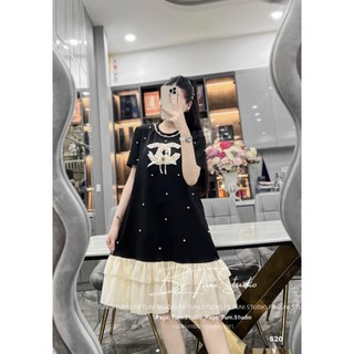 Váy Midi nữ cộc tay đính đá phối chân tơ thêu logo ngực 58 HB Váy xuông họa tiết viền cổ sang trọng Hàn Quốc MOONYHANOI