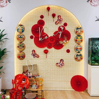 Quạt giấy đỏ trang trí Tết Trung Thu gấp sẵn kèm phụ kiện decor Magichomedecor