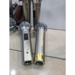 Micro karaoke có dây TOMAHAWK nhật bãi(giá 1cái)
