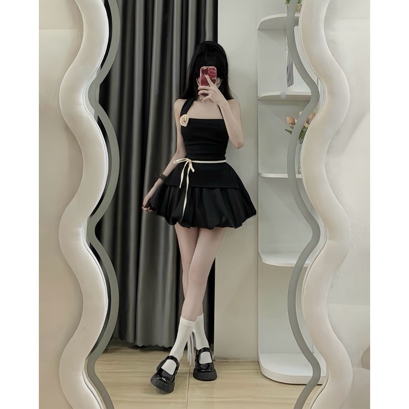 Sét Váy Nữ Kèm Hoa Gồm Áo Cổ Yếm Xẻ Dây Buộc Eo + Chân Váy Bí Phồng | BigBuy360 - bigbuy360.vn