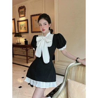 Váy nữ màu đen nơ cổ viền ren phối bèo trắng tiểu thư
