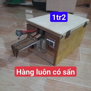 Máy hàn cell pin.