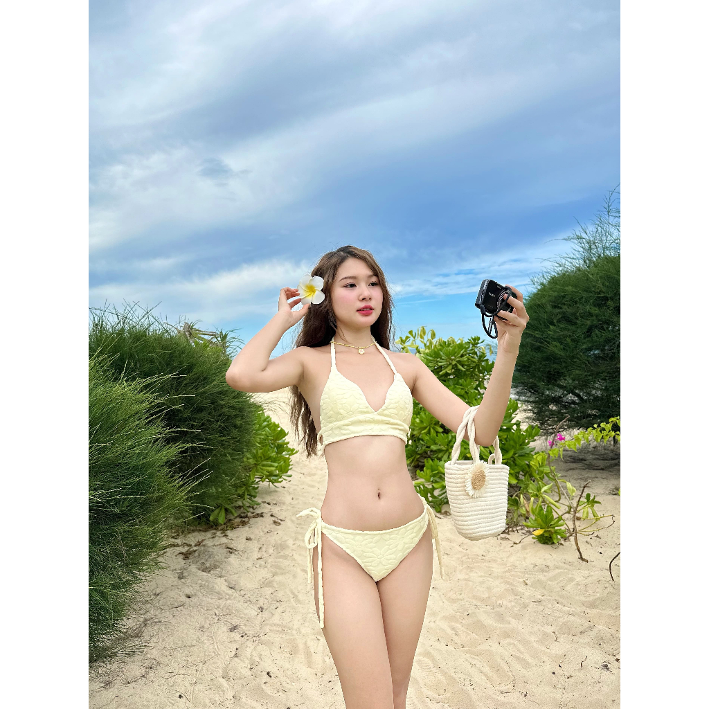 Bikini 2 mảnh đi biển hoa nổi viền bèo dễ thương sẵn đệm mút, Đồ đi bơi dễ thương 2 màu hồng,vàng <55kg - Mã H05 | BigBuy360 - bigbuy360.vn