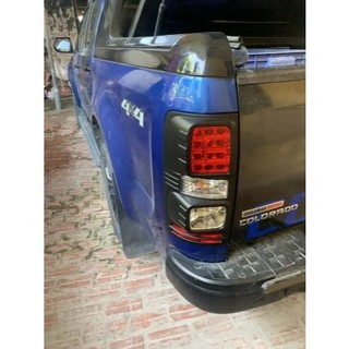 Bộ 2 ốp viền đèn hậu NHỰA Đen XE Chevrolet Colorado dùng chung các form xe 2013 đến 2023