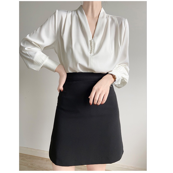 Áo sơ mi lụa cao cấp cổ V ly vải phối phụ kiện cúc ngọc sang trọng mặc đi làm công sở A670 | BigBuy360 - bigbuy360.vn