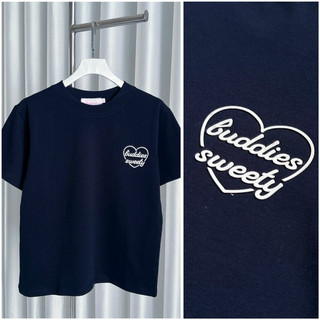 Áo thun Casey babytee basic in nổi cao thành Buddies Sweety No2