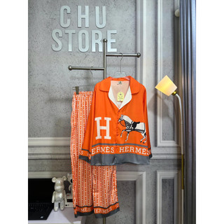 Bộ lụa mịn mặc nhà nút bọc