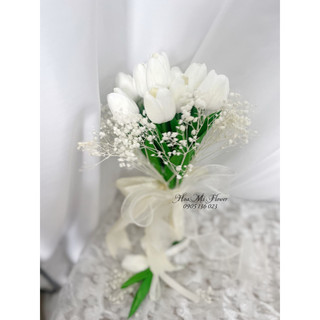 HOA CƯỚI CẦM TAY CÔ DÂU VỚI HOA RUM CALLA LILY THEO PHONG CÁCH HIỆN ĐẠI TẶNG KÈM CÀI ÁO CHÚ RỂ