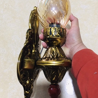 Đèn thờ bắt tường loại vừa ( tặng kèm bóng)