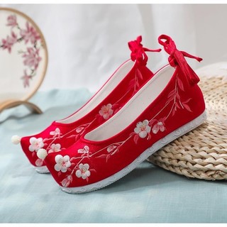 ( Hàng có sẵn) Giày thêu màu đỏ đi với hỷ phục cổ trang