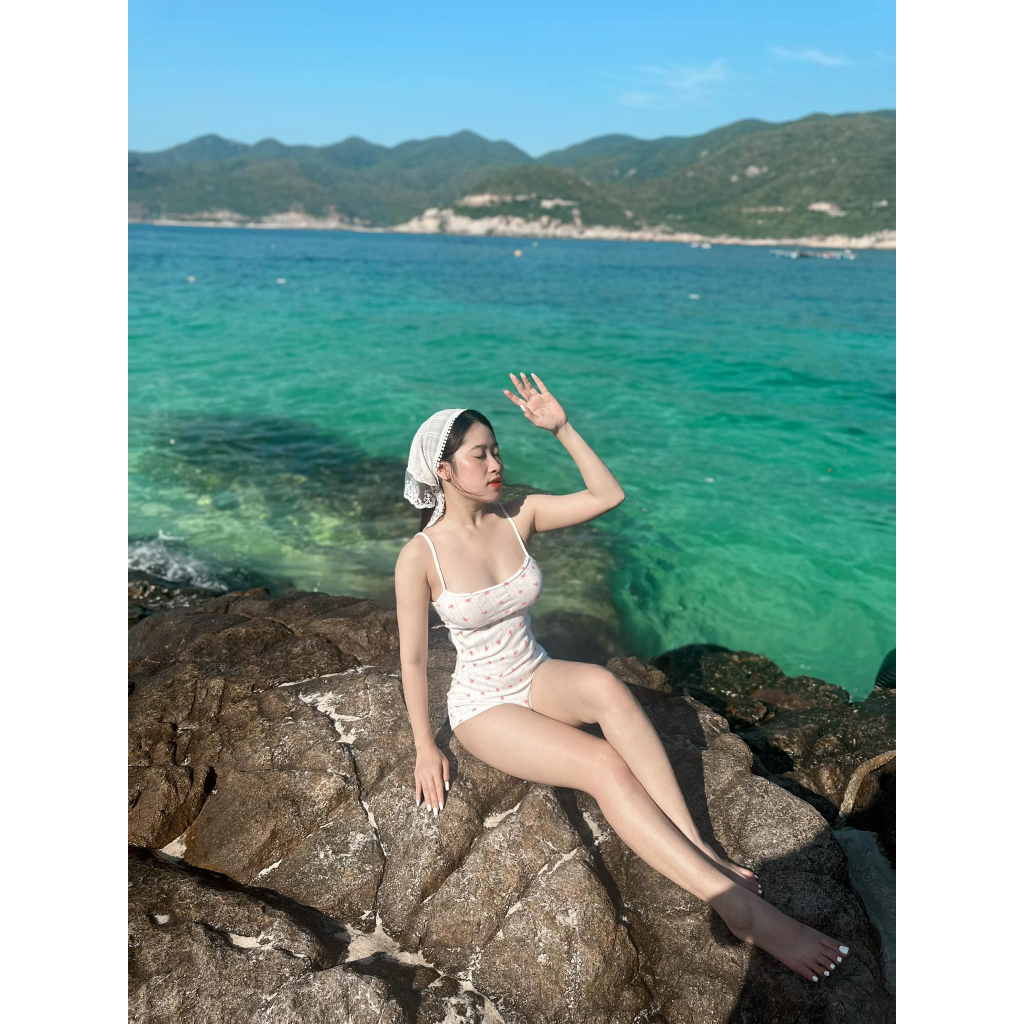 Bikini Jumpsuit đi biển hoa nhí hở lưng 1 lớp mỏng,Đồ bơi Bodysuit set áo liền quần co giãn ôm sát  (KO MÚT <50kg) | BigBuy360 - bigbuy360.vn