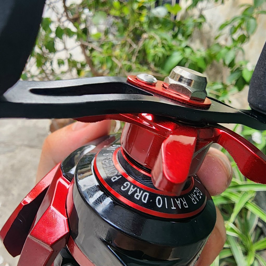 máy câu cá ngang tay trái - tay phải