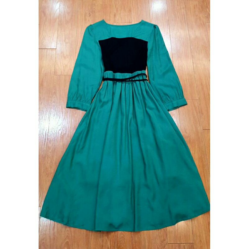 Đầm xanh độc lạ sz L