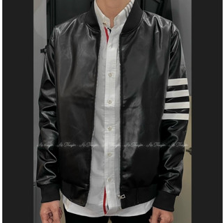 Áo khoác DA Thom.Brow.ne cao cấp simili nhập khẩu không bong tróc Áo Khoác Da Nam Thom Browne Bomber Jacket Thêu 4 Sọc