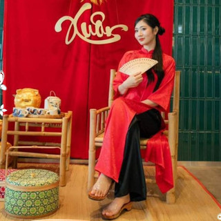 Áo dài gấm cách tân - lựa chọn đẳng cấp, dáng suông tay lỡ, chất liệu gấm lụa nhiều màu sắc siêu hot cho các nàng thơ.