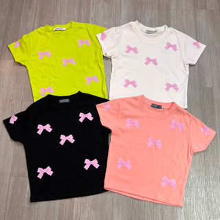 áo croptop tay ngắn bozip đính 5 nơ hồng trước ruy băng đẹp