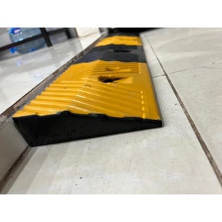  Dốc bục lên xuống xe hơi cao 5cm.4cm.3cm.chất liệu cao su hình tam giác chịu lực siêu bền dành cho xe máy GIÁ TỐT 