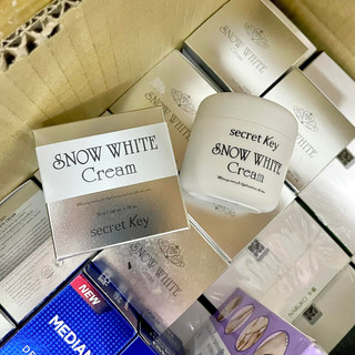 Kem Nâng Tông Dưỡng Trắng Da Secret Key Snow White Cream 50g