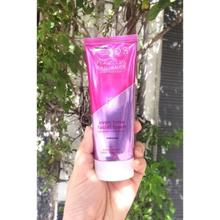 Sữa rửa mặt trắng da cao cấp POND'S Flawless Radiance Whitening Facial Foam 100g Mẫu Mới