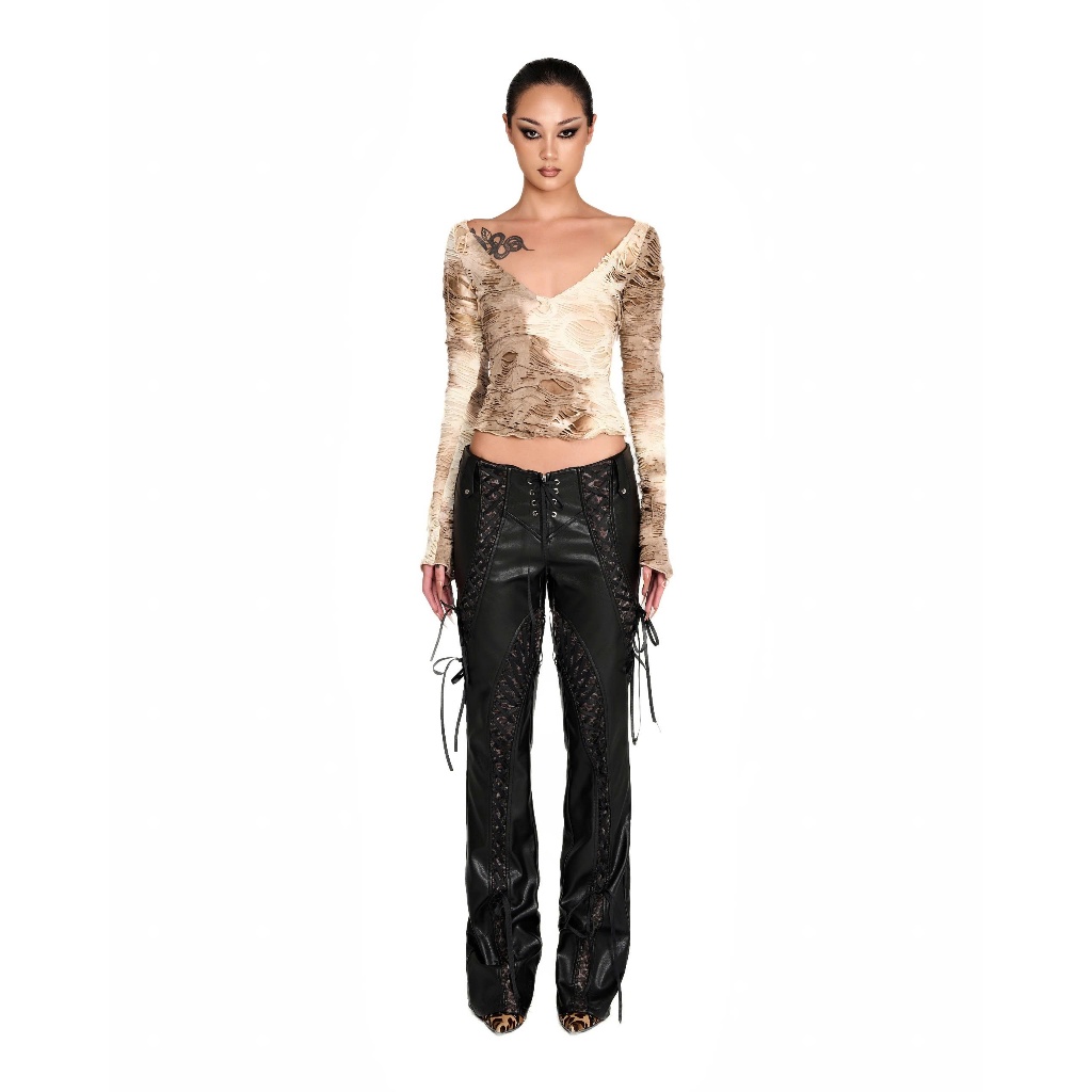  LSOUL Set Áo Cổ V Tay Dài Phối Lưới Rách + Quần Da Cạp Trễ Đan Dây Da Beo Nega A24082771 Q24080257 