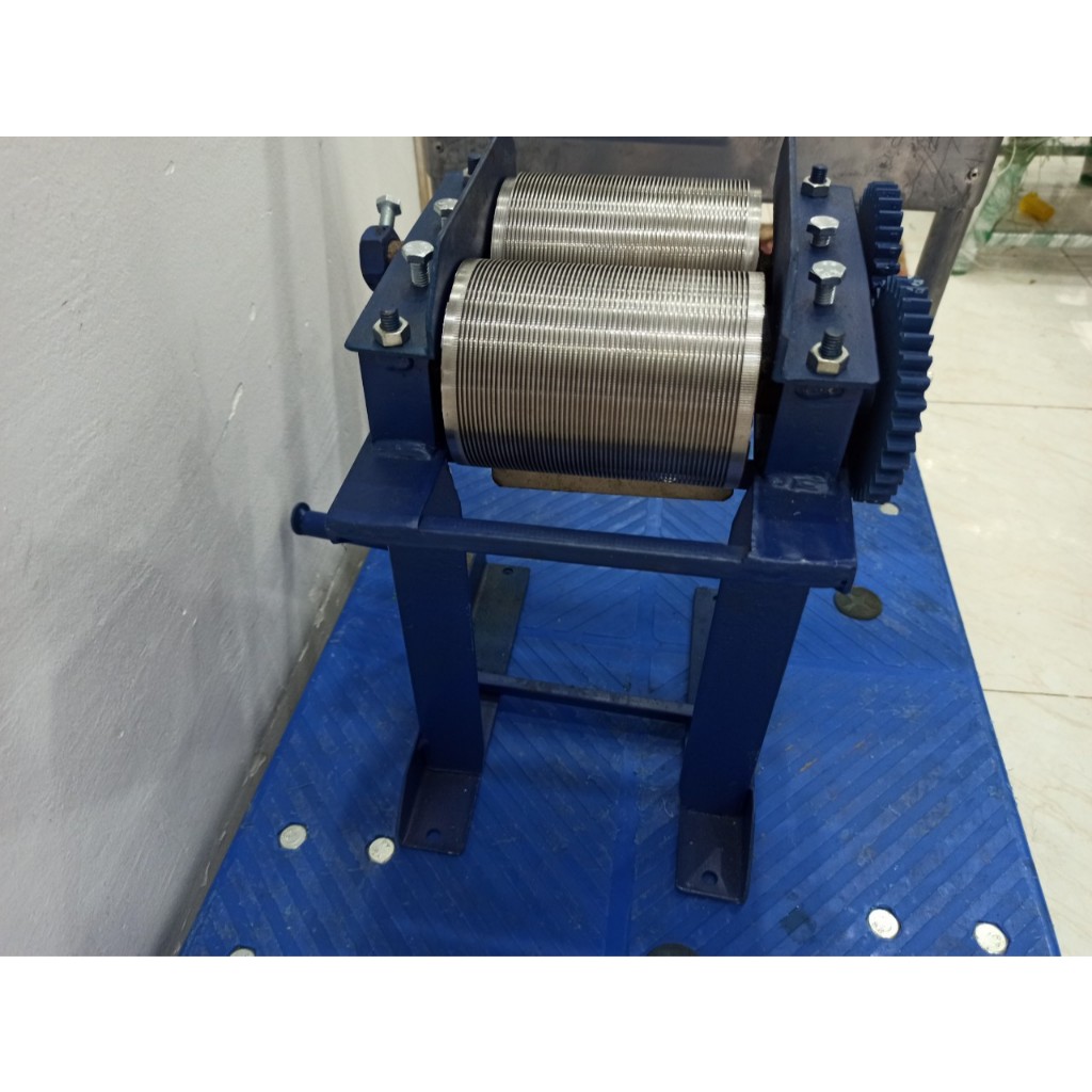 Máy Thái Bì Lợn,Thái Bì Heo Bằng Thép Quay Tay  - Thiết Kế Gọn Nhẹ Độc Đáo - Lưỡi Dao Sắc Bén, Độ Bề