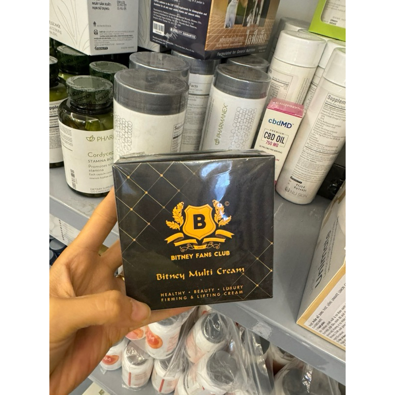 kem Bitney multi cream giúp chăm sóc da toàn diện và trẻ hóa da.