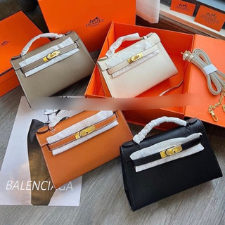Túi Hờ Mờ khoá vàng dáng ngang size 22 có 2 dây đeo