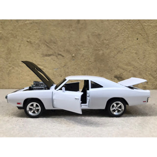 Mô hình xe ô tô cổ Dodge 1970  1:32