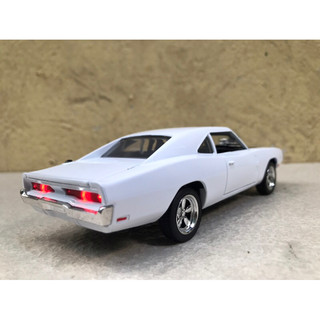 Mô hình xe ô tô cổ Dodge 1970  1:32