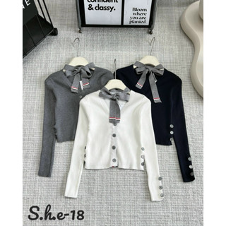 Áo len TB thom browne phối dây cột nơ và nút ở cổ tay