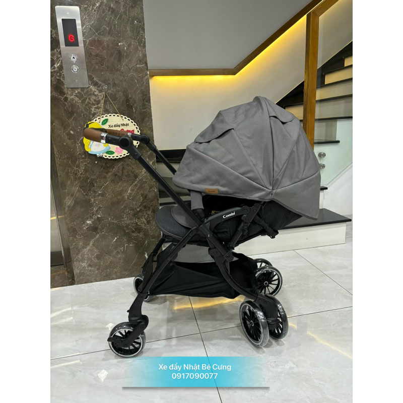 xe đẩy combi Switch 4cas xám.