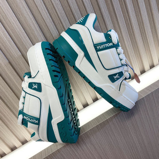 mẫu giày sneaker sang trọng đẳng cấp