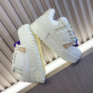 mẫu giày sneaker sang trọng đẳng cấp