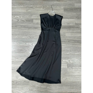 276 Đầm lụa satin Exprss hàng VNXK
