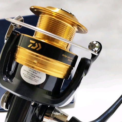 Máy câu daiwa 4000 siêu bạo lực