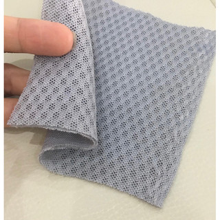 Vải lưới, ecang loa. dày 2 lớp màu ghi. che chắn bụi loa.