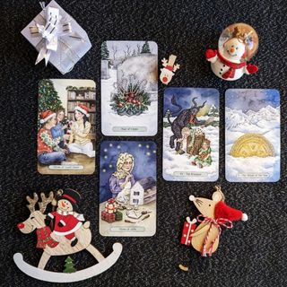Bộ Bài Yuletide Tarot (Guu Tarot)