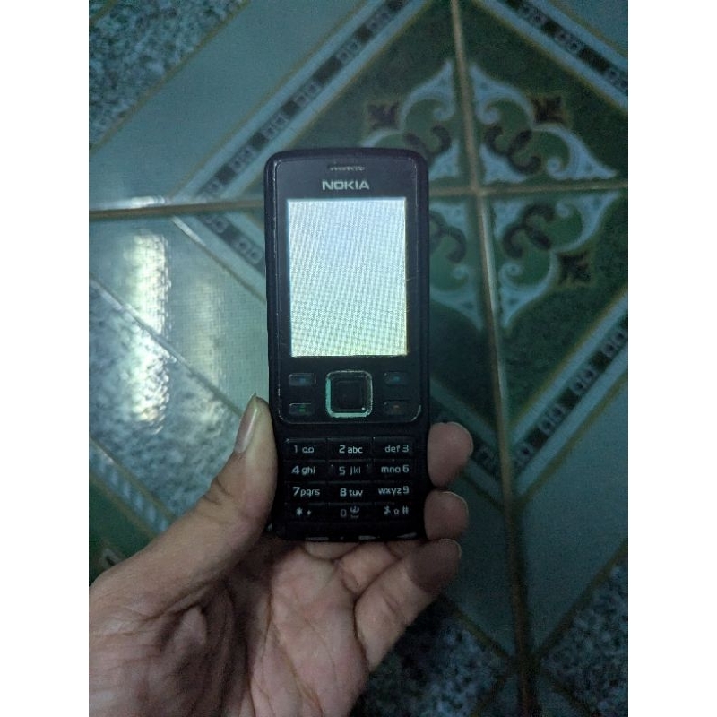 Xả kho xác điện thoại Nokia 6300 lên màn trắng