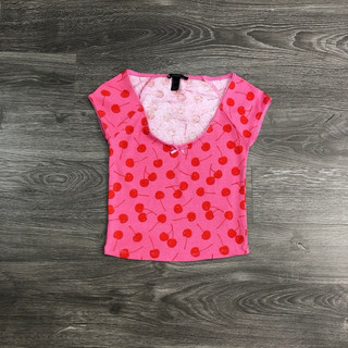 HIPU.VNXK - Áo F21 thun tăm cổ tim hoạ tiết trái cherry.