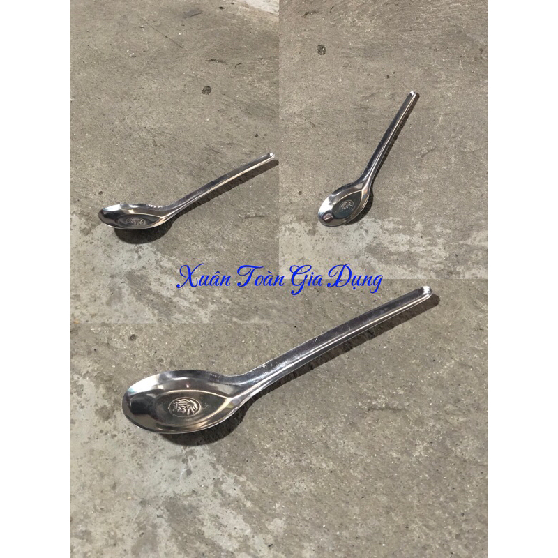 Thìa inox nhỡ(loại thường) 1 chiếc